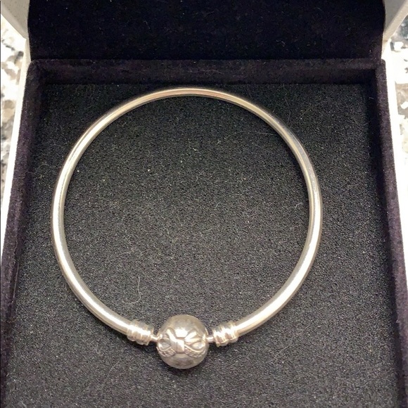 Pandora bangle bracelet - Picture 2 of 3
